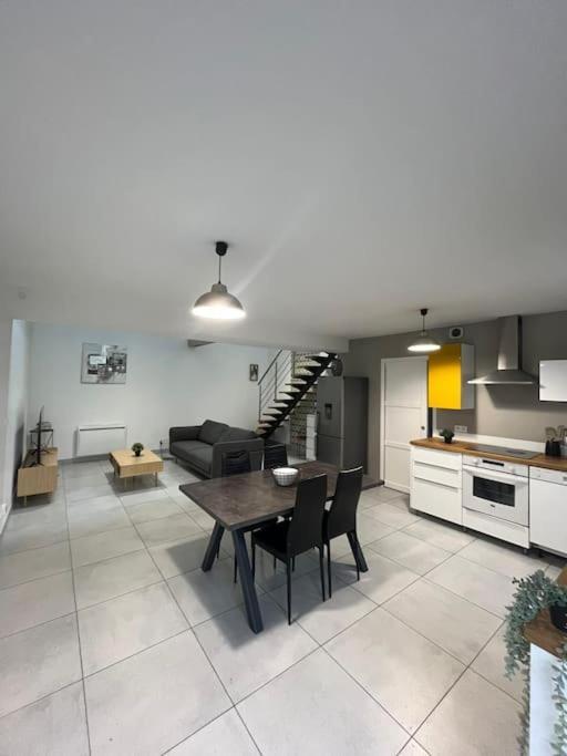 La Maison Du Bonheur 70 M² Saint-Amand-les-Eaux Luaran gambar